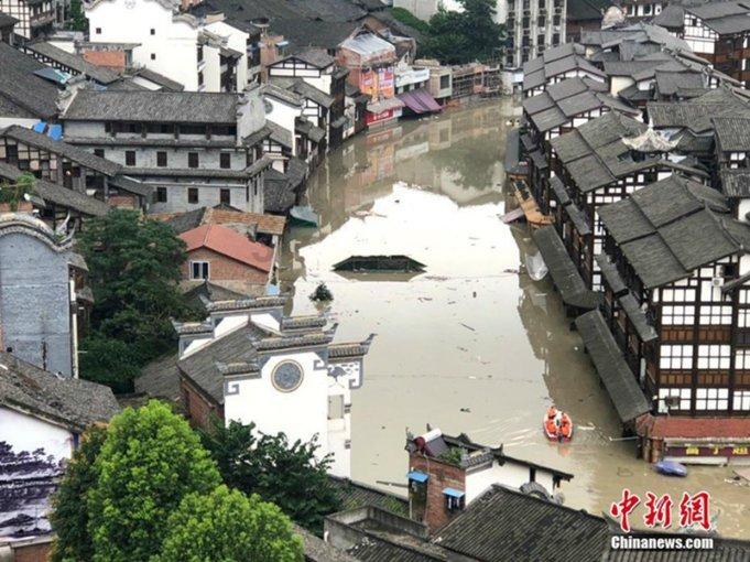 逃离违建房屋5